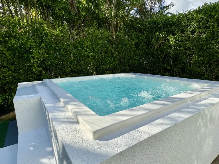 Villa with Hot Tub & BBQ | 3 minutes from Airport — foto 3