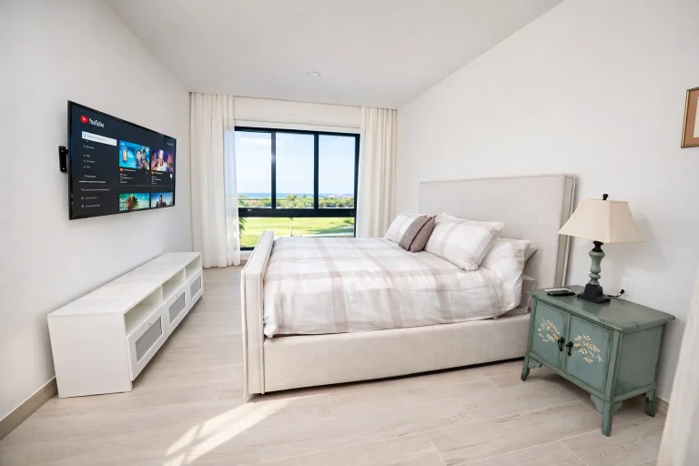 Stylish Modern Escape with Pool + 5 Min to Beach — foto 4