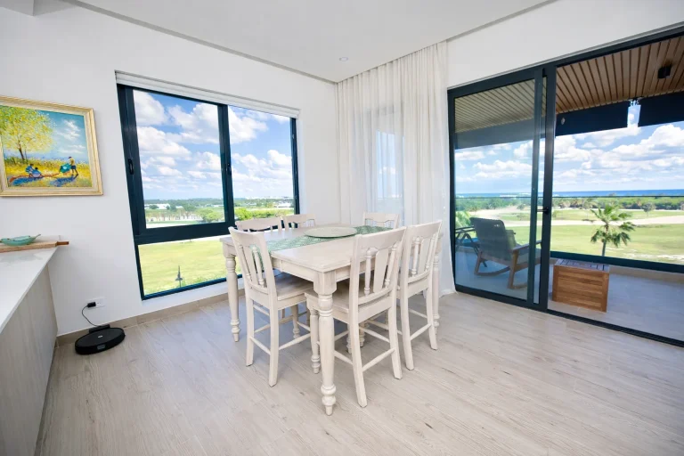Stylish Modern Escape with Pool + 5 Min to Beach — foto 3