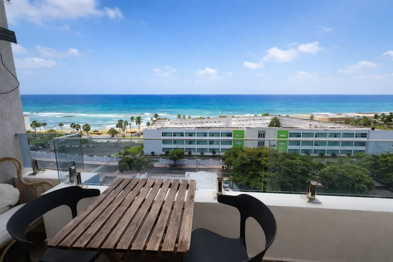 Ocean View Modern Condo w/ Picuzzi Santo Domingo